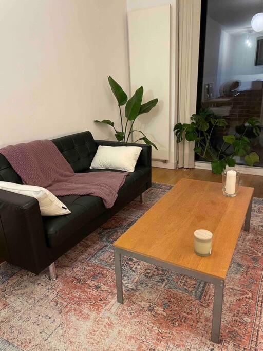 Апартаменты Spitalfields Market Garden Flat *