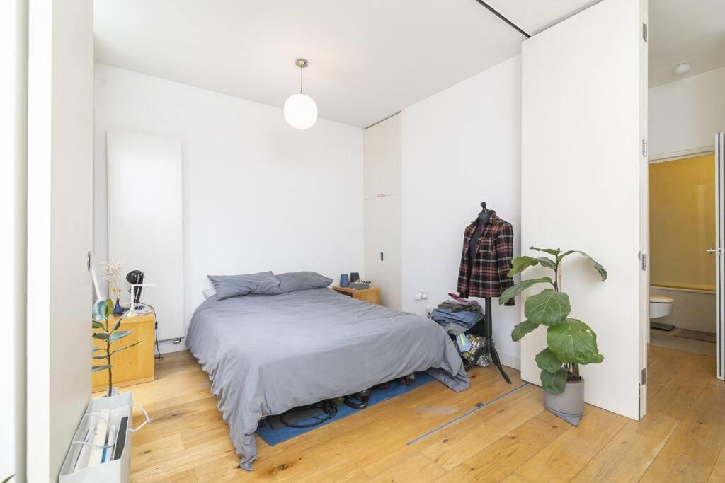 Апартаменты Spitalfields Market Garden Flat