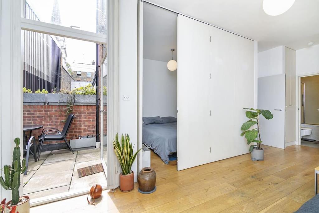 Апартаменты Spitalfields Market Garden Flat Лондон